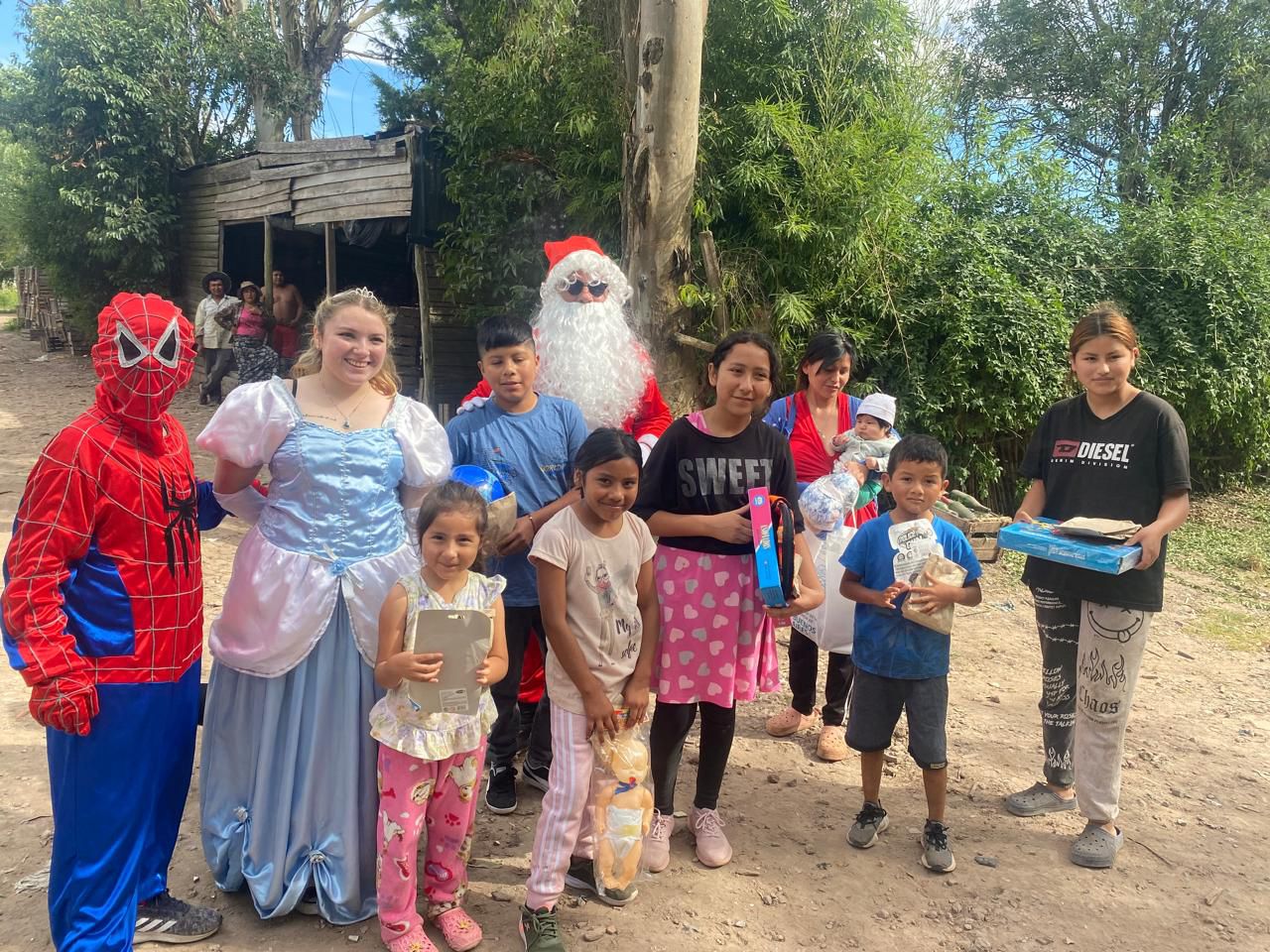 Regalos de Navidad para los niños de Parque Pereyra
